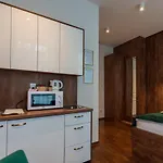 071 Free Garage Parking Lejlighed *