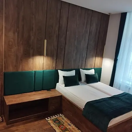 071 Free Garage Parking *