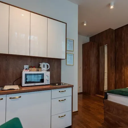 071 Free Garage Parking Apartman *