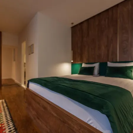 071 Free Garage Parking