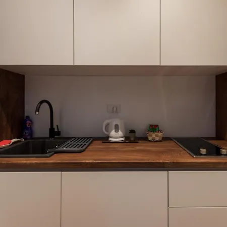 071 Free Garage Parking سراييفو