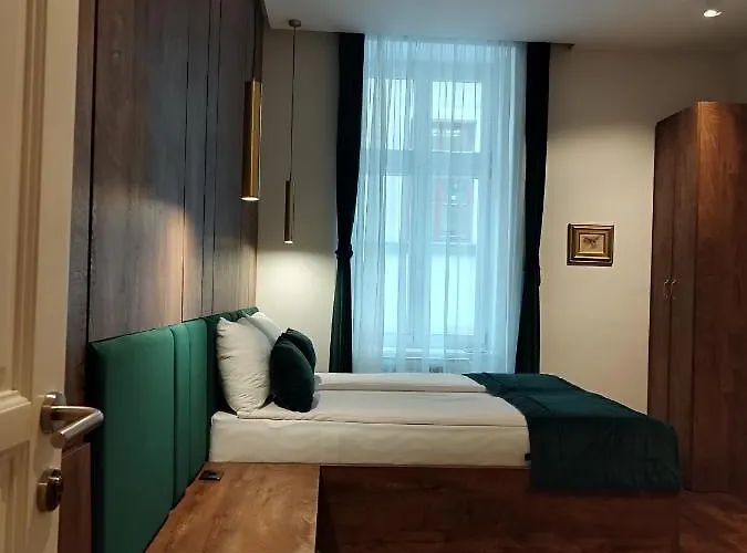 071 Free Garage Parking Apartman *