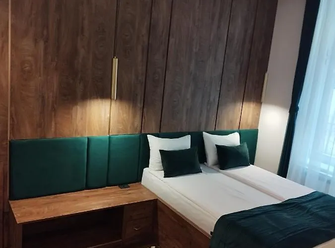 071 Free Garage Parking *