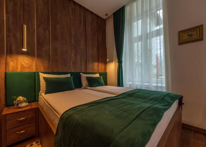 071 Free Garage Parking Apartman