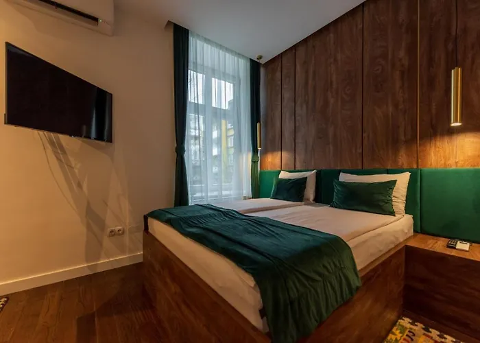 071 Free Garage Parking