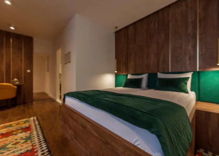 071 Free Garage Parking