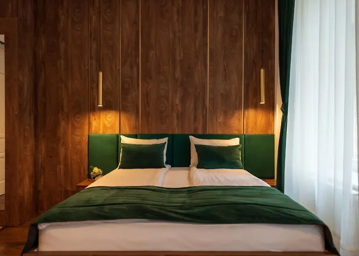 071 Free Garage Parking *